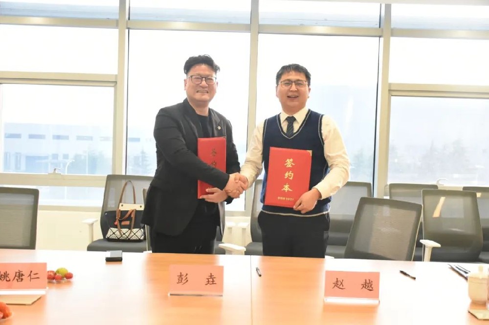 探索“光伏+AI”新模式！環(huán)晟光伏與閃馬智能簽署戰略協(xié)議