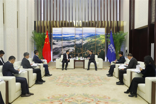 推動(dòng)雙方戰略合作再上新臺階 | 劉明勝會(huì )見(jiàn)南存輝